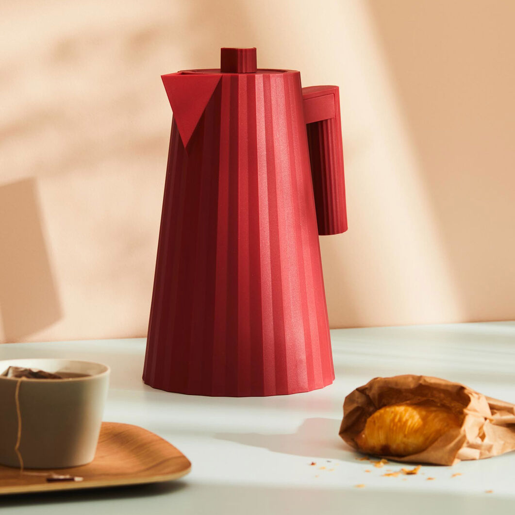 Alessi Plissé Qırmızı Rəngli  Elektrikli Çaydan 1.7 Lt 